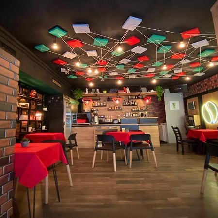 Mickitos Hostel & Apartments Скопье Экстерьер фото