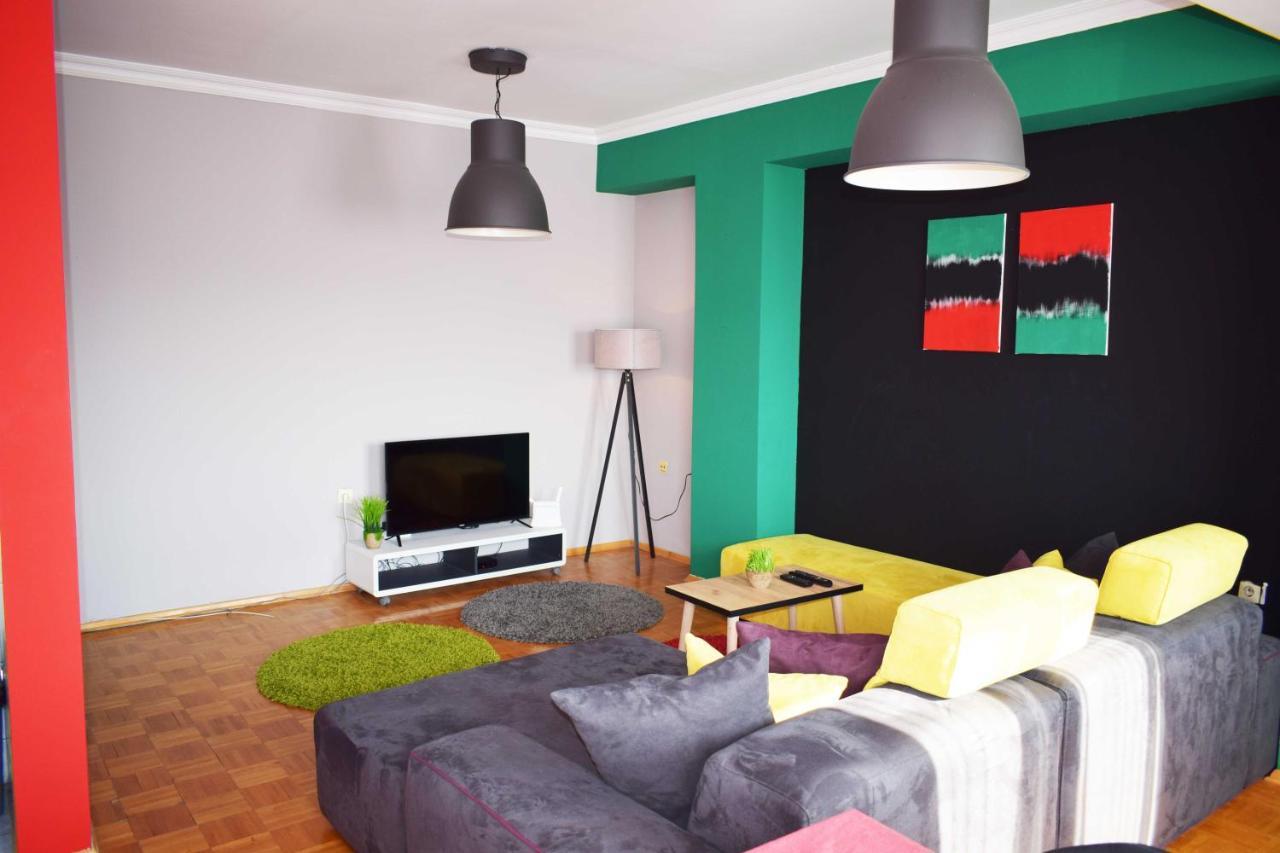 Mickitos Hostel & Apartments Скопье Экстерьер фото