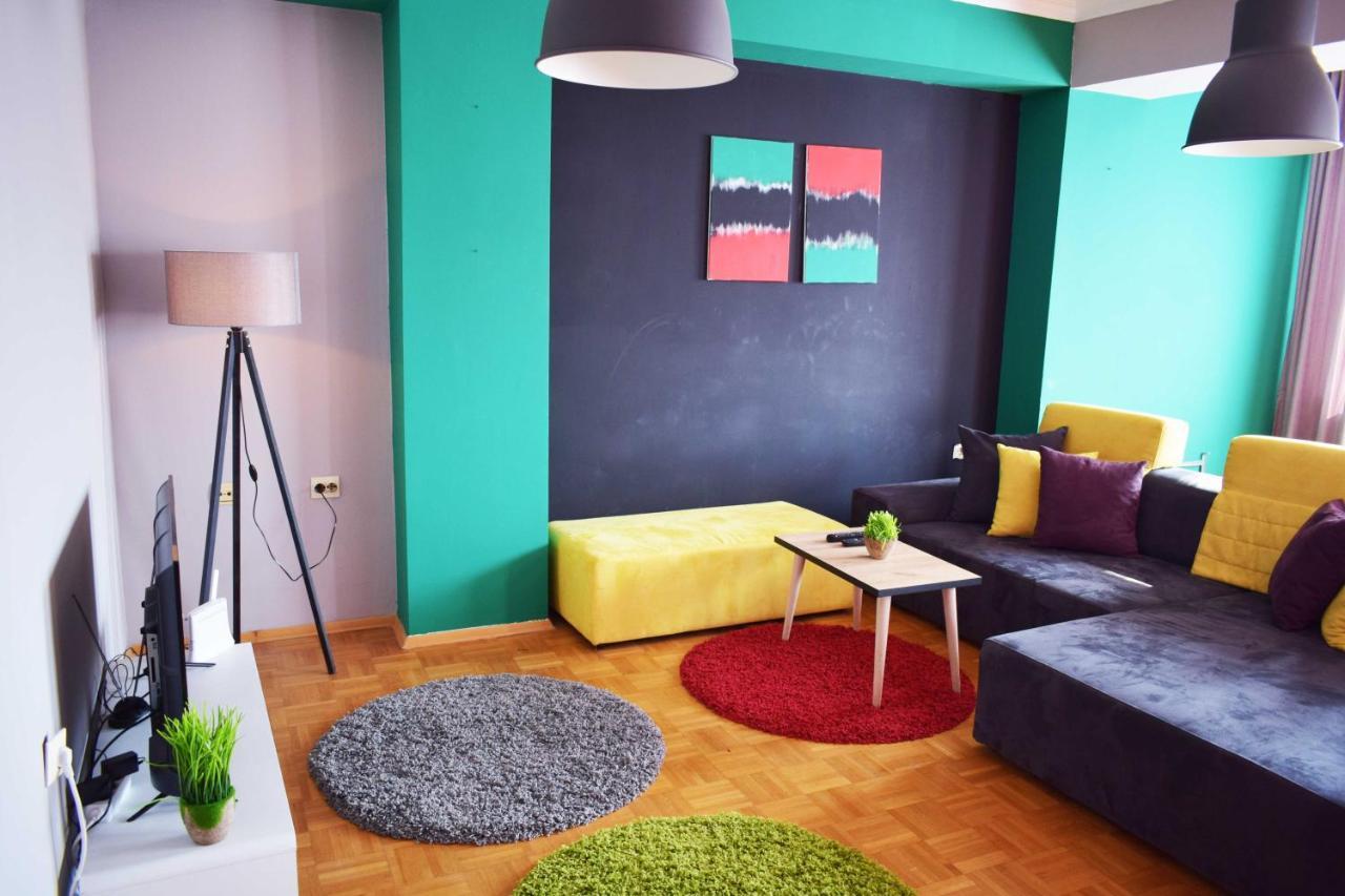Mickitos Hostel & Apartments Скопье Экстерьер фото