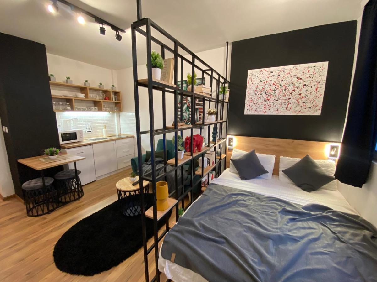 Mickitos Hostel & Apartments Скопье Экстерьер фото