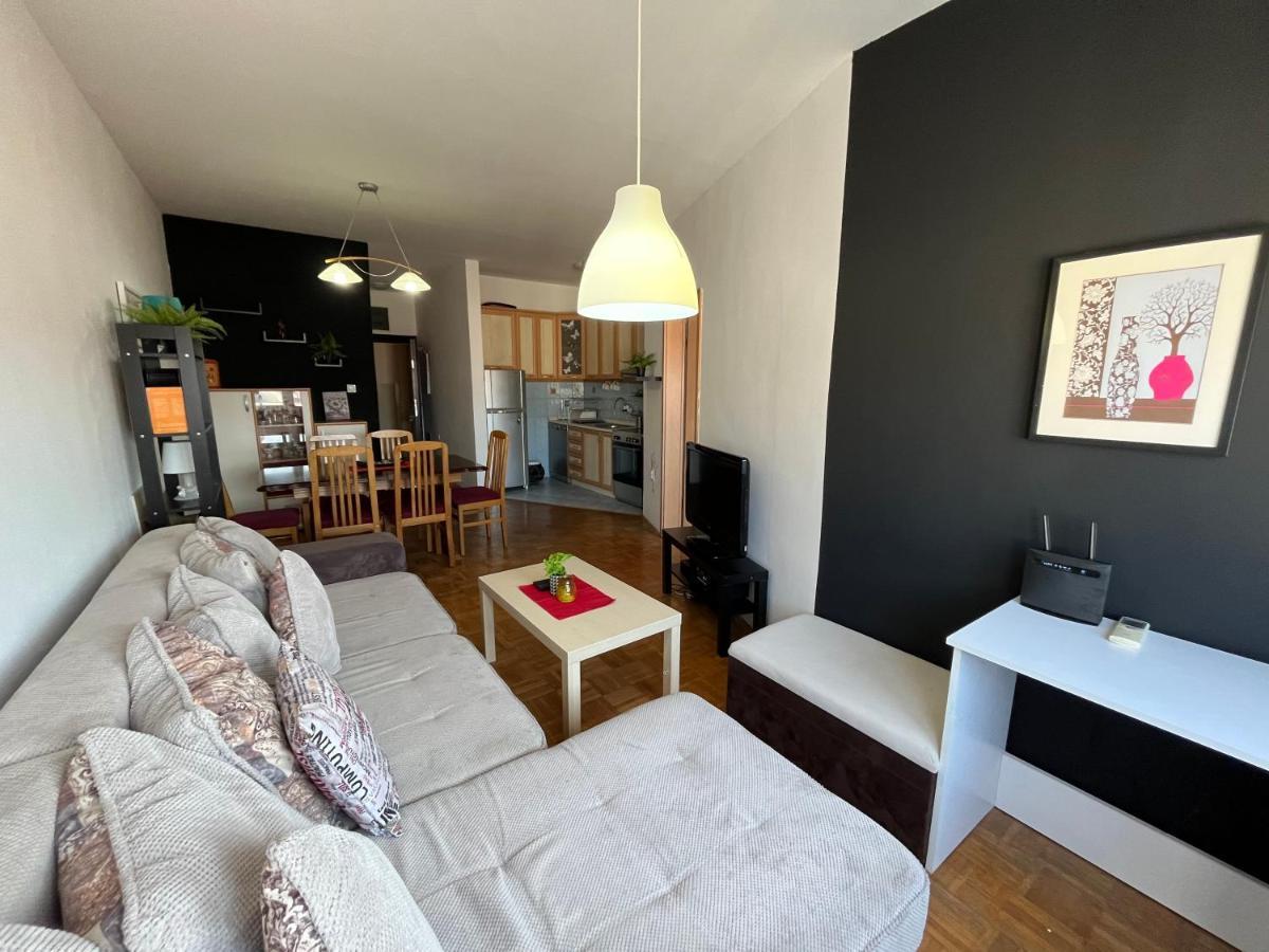 Mickitos Hostel & Apartments Скопье Номер фото
